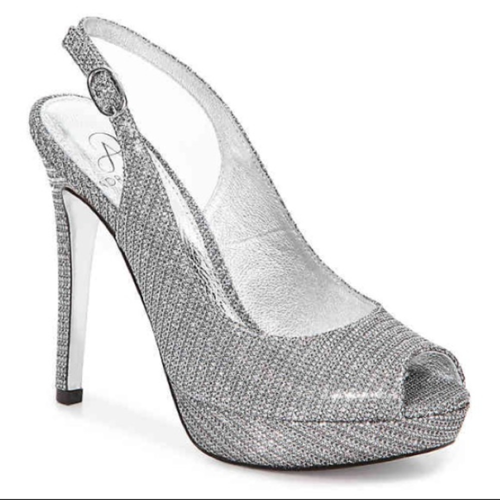 Adrianna Papell Wallace Pump